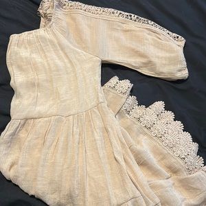 Lace tan dress. Large.